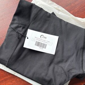 ZYIA Black Light N Tight High-Rise Leggings Size 20